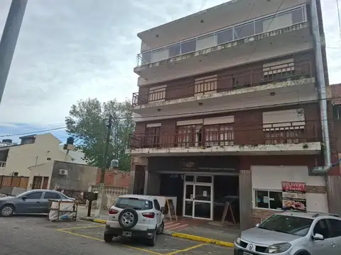 Importante Salon ! Santa Teresita Centro