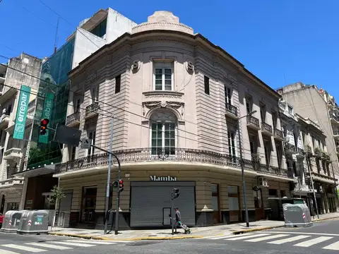 Edificio único en esquina p/ oficina o desarrollo