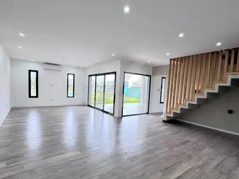 Casa en Alquiler de 4 dormitorios
