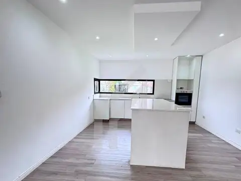 Casa 5 ambientes con 3 baños
