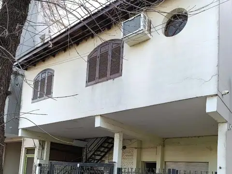 COLON 746 CASA EXCELENTE UBICACION.