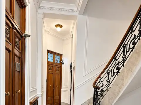 Oficina en Venta 120 años