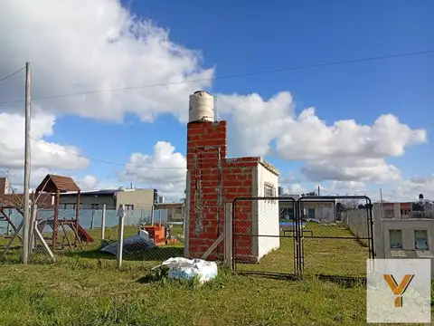 Terreno en venta - 300Mts2 - Ángel Etcheverry, La Plata