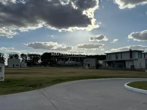 Terreno en Venta 20  mts Fondo