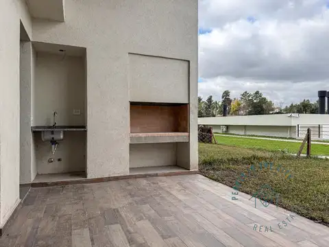 Departamento en Alquiler de 2 dorm. con patio en Vivant Tortugas Norte, Garin.