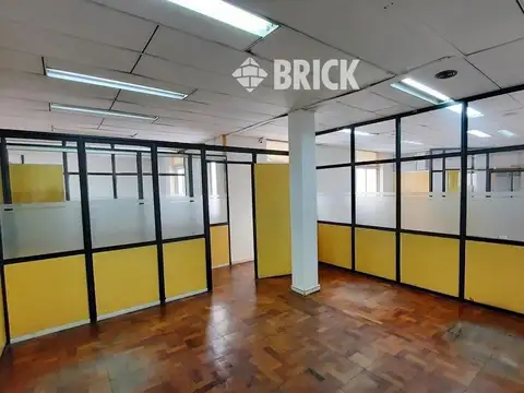 OFICINA 10 AMBIENTES (DIVIDIDA EN 2 C/ENTR INDEP) EN MITRE AL 600 - 250 M2 - CENTRO
