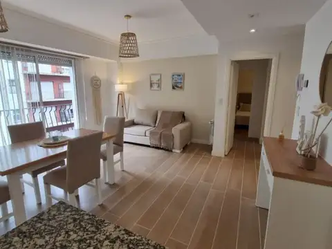 DEPARTAMENTO 3 AMBIENTES CON BALCON A LA CALLE, PLAZA COLÓN