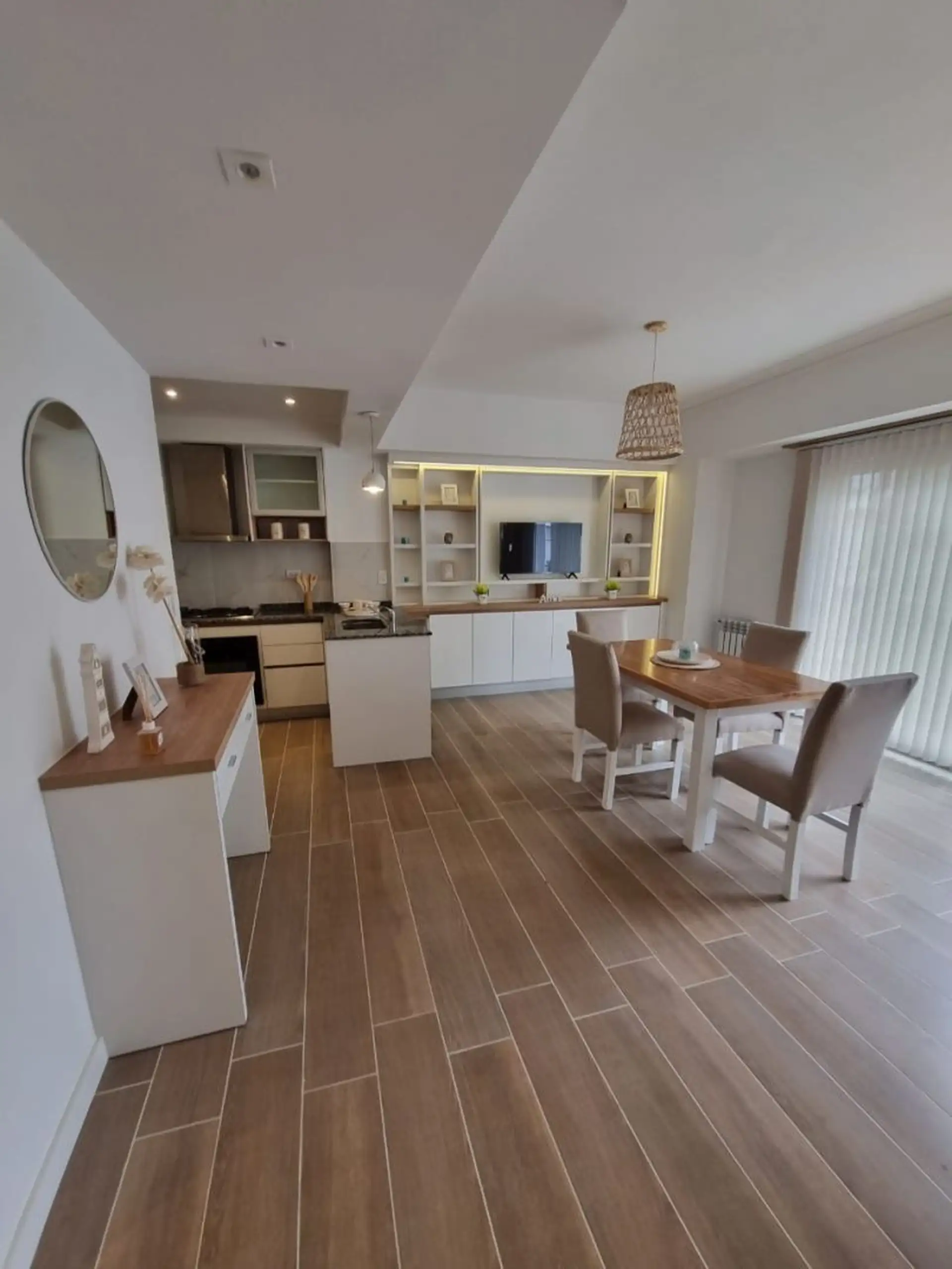 Departamento en venta 3 ambientes al frente con balcón - Plaza Colón