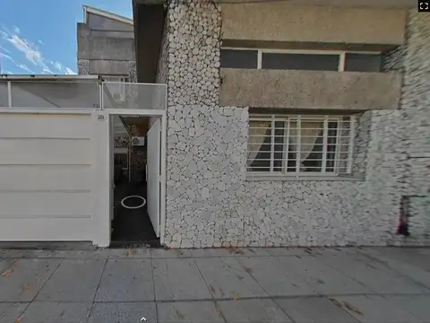 PH 4/5 AMBIENTES CON COCHERA, PATIO Y TERRAZA – PARQUE CHAS 