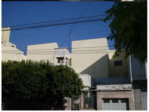 Edificio - Sanatorio en Lanus 2200m2