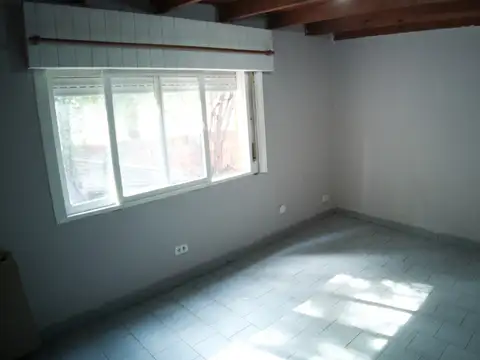 Casa en Alquiler en Punta Alta, $ 350.000