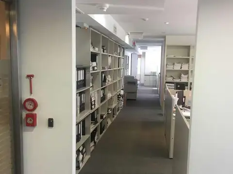 Oficina 2 ambientes con 3 baños
