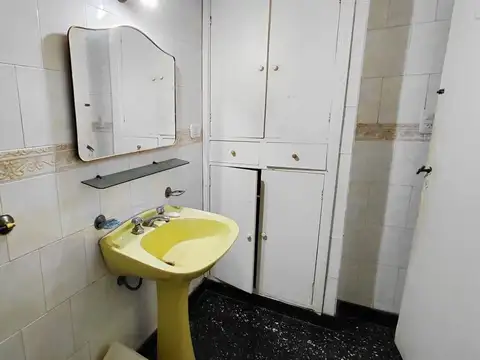 CASA 6 AMB EN MORON VENTA  + LOCAL APTA CREDITO