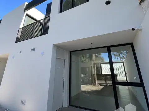 Depto Tipo Casa en Alquiler de 3 ambientes