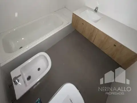 Depto Tipo Casa en Alquiler con 1 cocheras