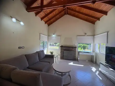 Casa en Venta con 4 cocheras