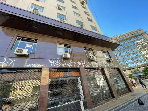 Avenida Presidente Julio Argentino Roca y Adolfo Alsina