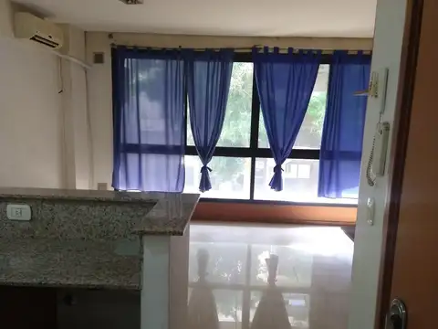 Luis María Drago 100, Piso 1