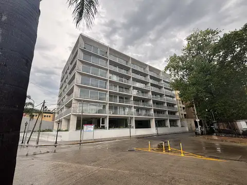 Ambiente a Estrenar con Cochera Apto Profesional