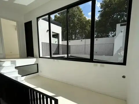 Depto Tipo Casa 5 ambientes con 2 baños