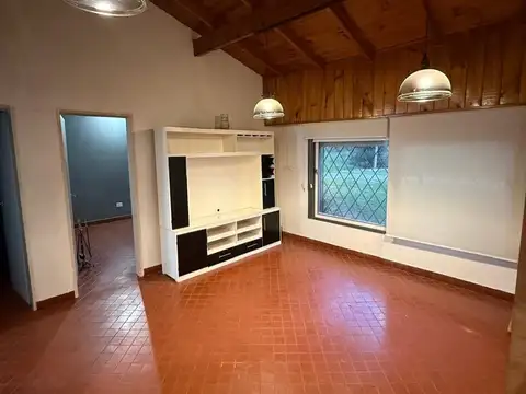 Alquiler Casa 2 Dorm, Jardín/Pileta Quincho Pilar