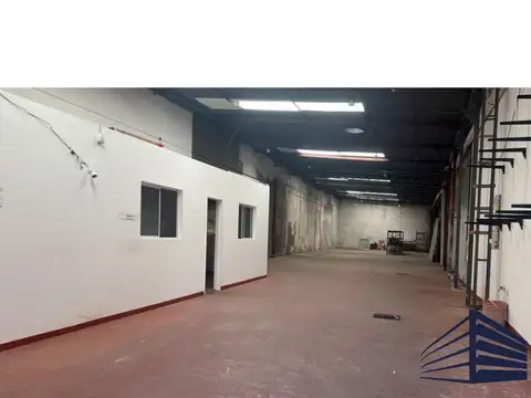 DEPÓSITO EN ALQUILER EN VILLA LYNCH - 375m2