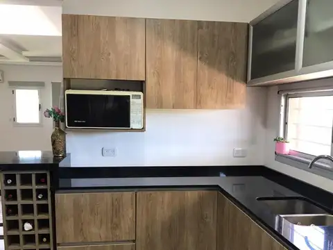 Casa 5 ambientes con 3 baños