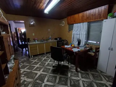 Casa 4 ambientes con 1 baño