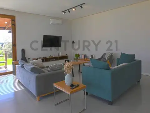 Casa en Venta en Loma Verde, USD 249.000