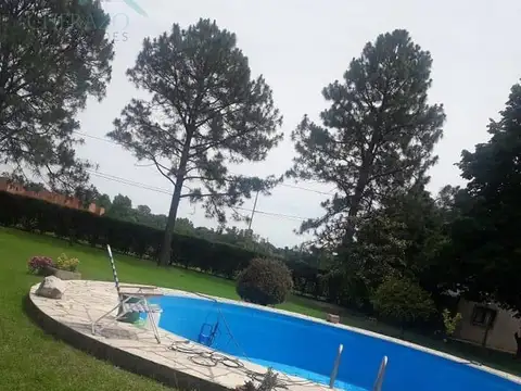 Casa en Venta con 3 cocheras