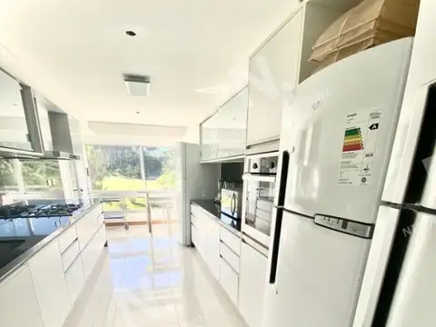 Departamento 5 ambientes con 4 baños