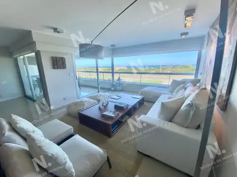 Departamento en Venta en Playa Brava, USD 1.500.000