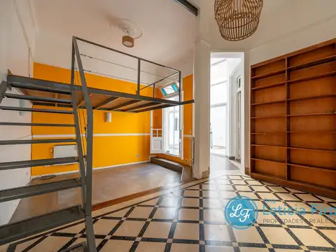 PH reciclado con patio, sin expensas.
