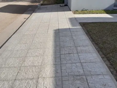 Casa 6 ambientes con 1 baño