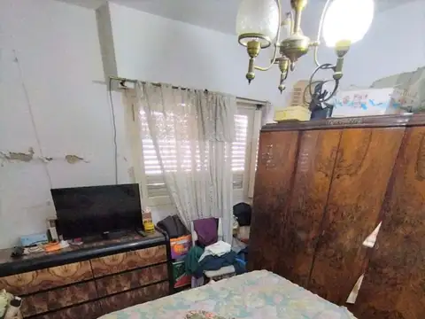 *PH DE 2 AMBIENTES AL FRENTE EN MUY BUEN ESTADO* RETASADO DE 67.000 A 52.000.-