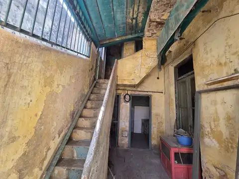 VENTA PASILLO DOS DORMITORIOS A RECICLAR ABASTO
