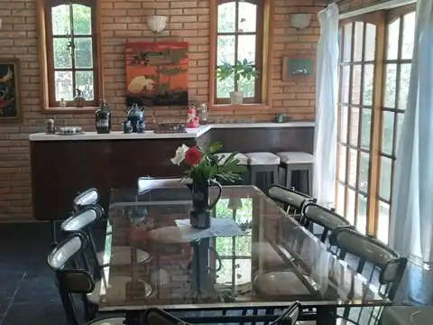 Casa en Venta con 3 cocheras