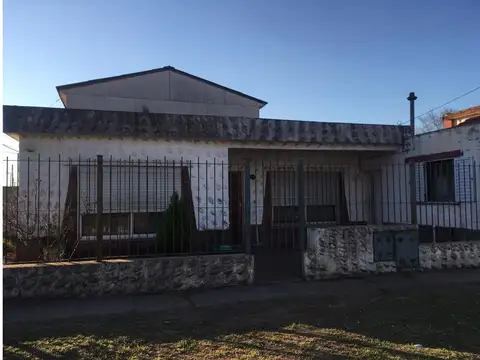 Casa 6 ambientes con 3 baños