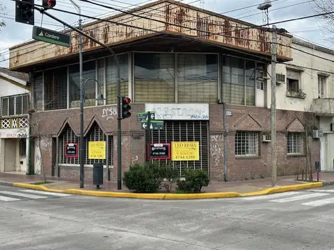LOCAL COMERCIAL EN ESQUINA