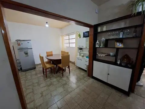 Casa 5 ambientes con 1 baño