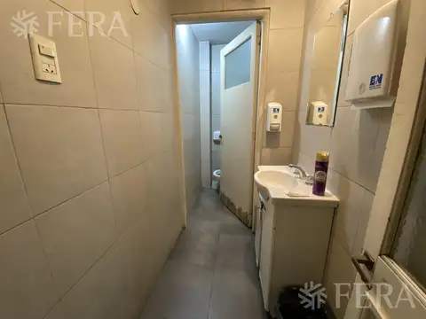 Venta galpón con departamento de 4 ambientes en Dock Sud (29824)