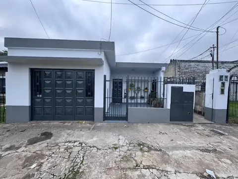 VENTA PH AL FRENTE COCHERA Y PATIO