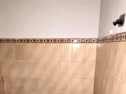 VENTA PH AL FRENTE COCHERA Y PATIO