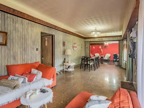 VENTA CASA TIPO PH 4 AMBIENTES-SAN ISIDRO- PERMUTA