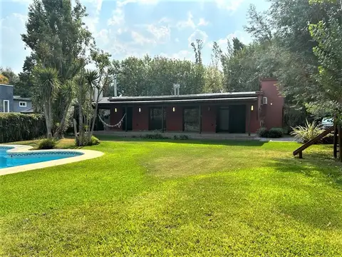 Casa en Venta con 3 cocheras
