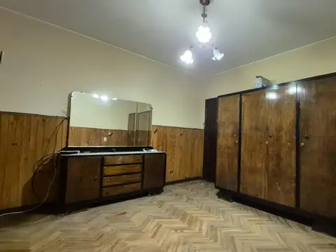 CASA EN VENTA RIVADAVIA AL 700