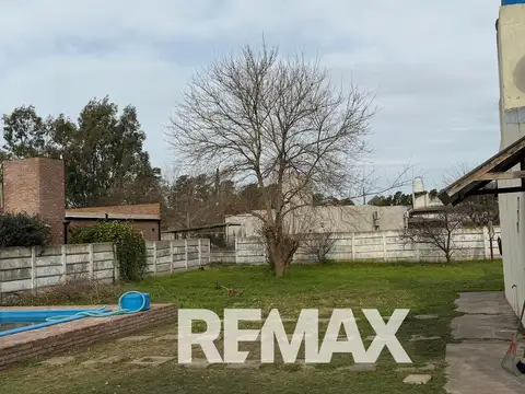 Casa con quincho pileta y local en Melincue