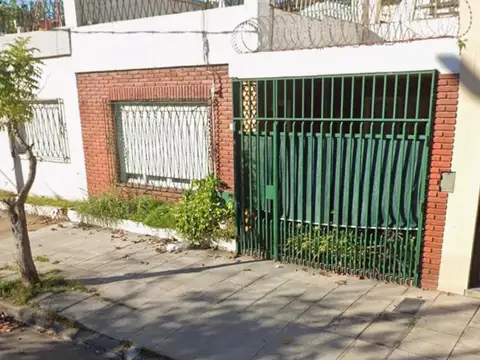 Casa en Venta. Alberdi al 700. Villa sarmiento