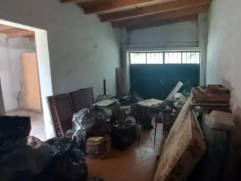 VENTA DE LOTES Y CASA A REFACCIONAR - GONNET