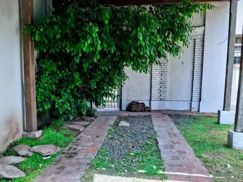 VENTA CASA EN PH 3 DORMITORIOS JARDIN COCHERA